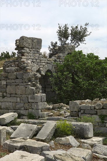 Column remains of the city wall