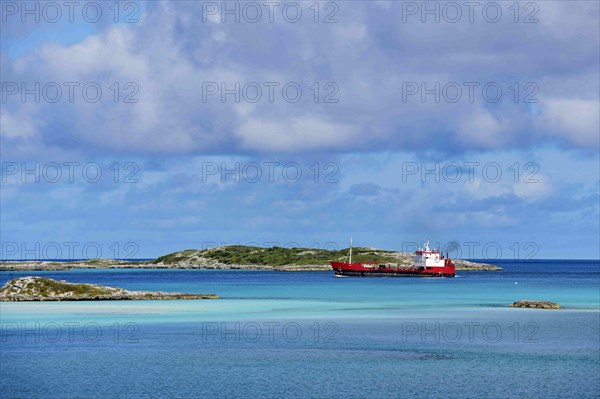 Supply Vessel off Warderick Wells