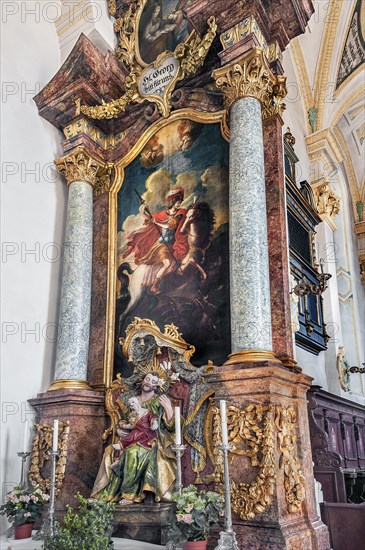 Side altar