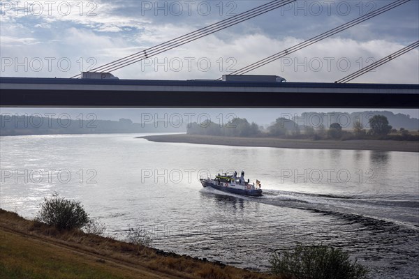 Police boat of the Rhine water police at Fleher Bridge
