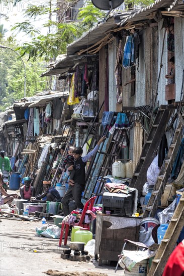 Dharavi in the middle of the city