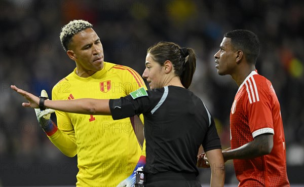 Referee Maria Sole Caputi Italy in conversation Discussion with goalkeeper Pedro Gallese PER Carlos Zambrano PER