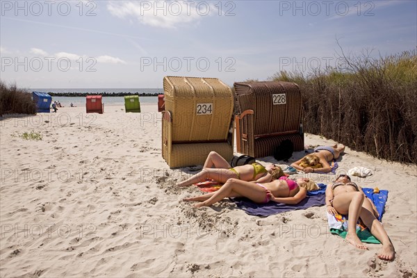 Sun worshippers