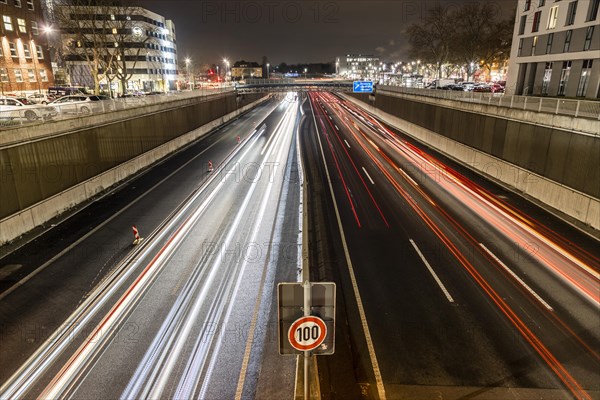 Permitted speed limit 100 kmh on the A59 urban motorway