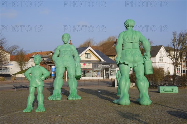 Travelling Giants Family in the Wind