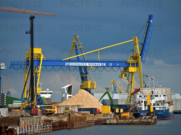 Ships in the overseas port of Wismar