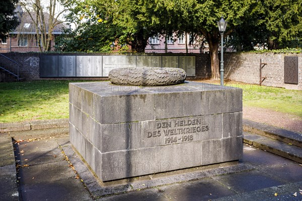 World Wars Memorial