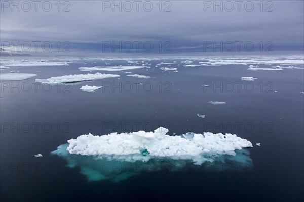 Ice floe in the Hinlopenstretet