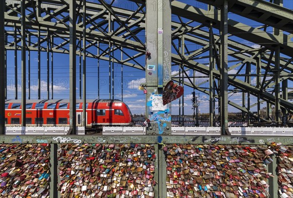 Love locks on the Hohenzollern Bridge