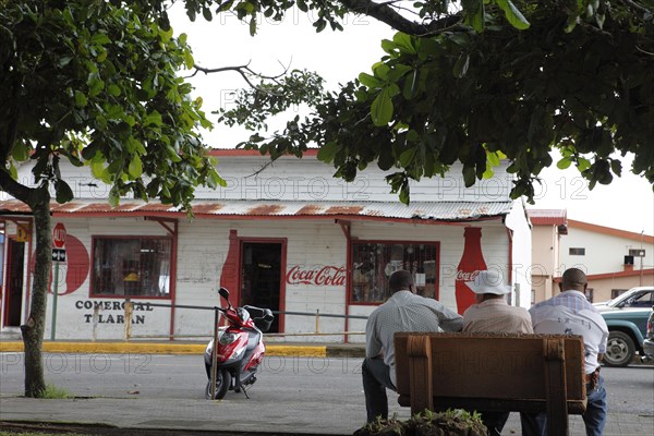 Typical shop at the Parque Central in Tilaran