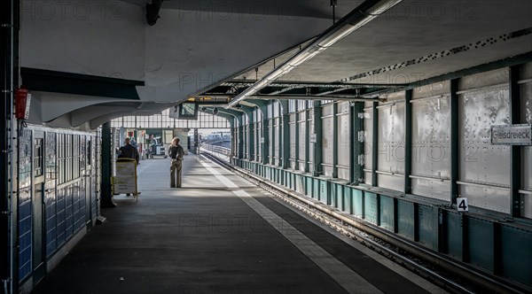 Above-ground underground station Gleisdreieck