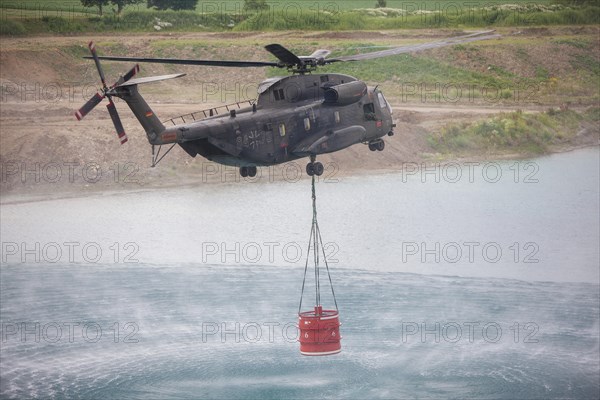 Bundeswehr helicopter with fire extinguishing tank 5000 litres