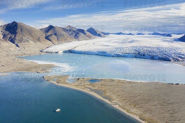 Aerial view over Recherchebreen