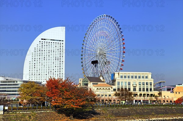 Ferris Wheel Cosmo Clock 21 and Yokohama Grand Intercontinental Hotel Minato Mirai 21 Yokohama city Kanagawa Japan Asia