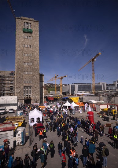 Visitors flock to the construction site