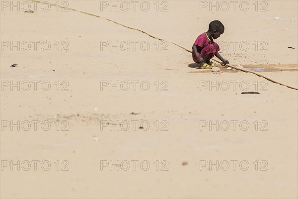 Water pipe in refugee settlement in Ouallam