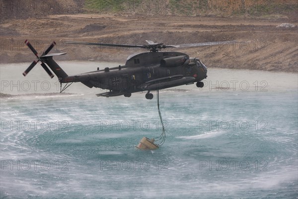 Bundeswehr helicopter with fire extinguishing tank 5000 litres