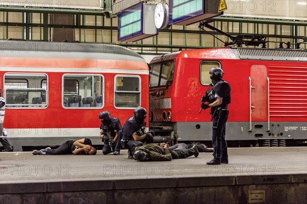 Anti-terror exercise at the main station