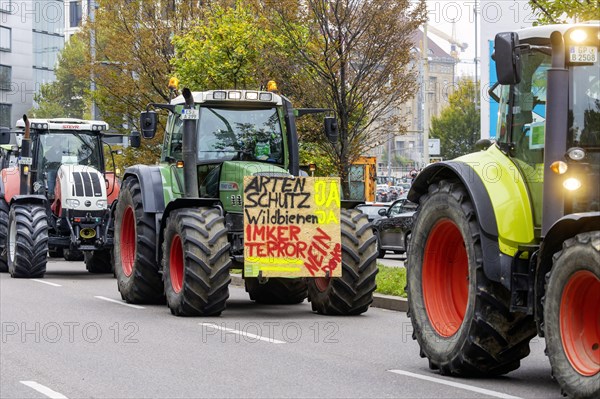 Farmers demonstrate against the agricultural policy of the federal government and the EU as well as against bad prices