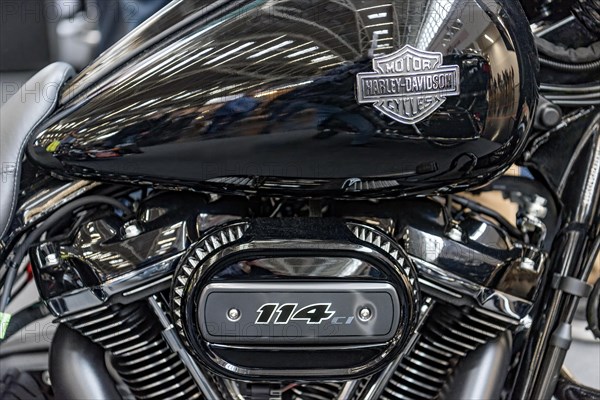 Engine block and tank of a Harley-Davidson FLHRXS Road King Special