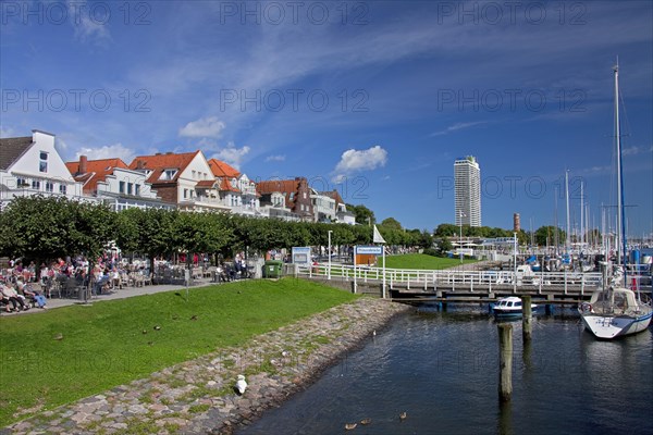 Vorderreihe and the Maritim-Hotel at Travemuende