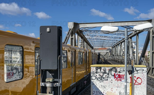 Above-ground underground station Gleisdreieck