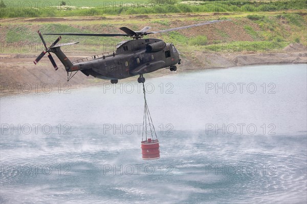 Bundeswehr helicopter with fire extinguishing tank 5000 litres