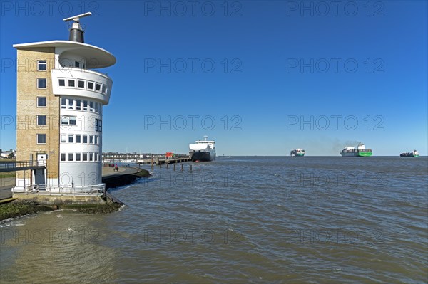 Radar tower