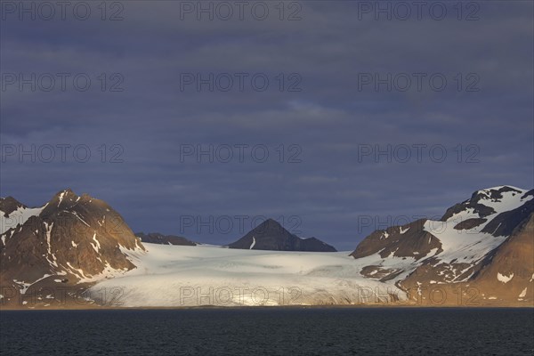 Mountains and glacier along the coast of Prins Karls Forland