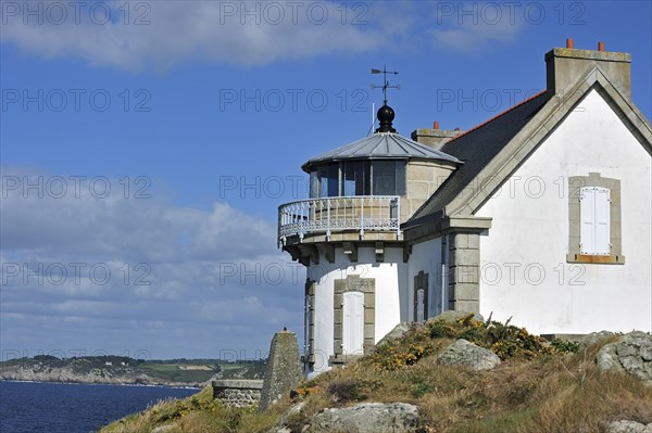 The lighthouse phare du Millier at the Pointe du Millier