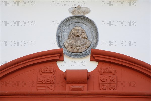 Medallion relief with coat of arms of the principality of Nassau-Hadamar