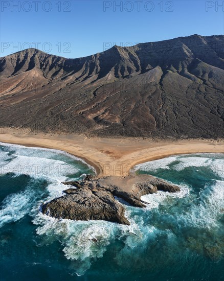 El Islote and Pico de la Zarza