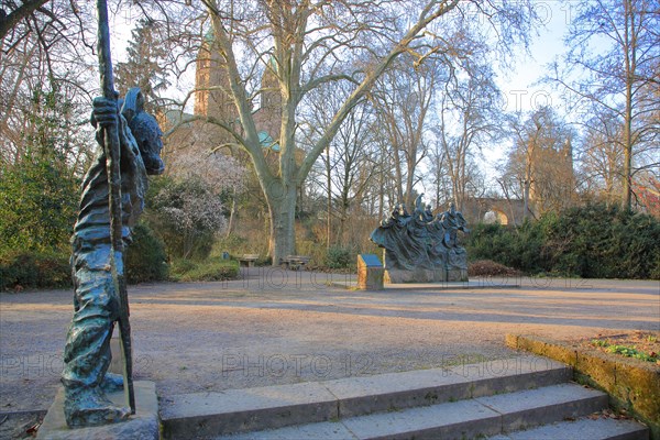 Sculpture Faehrmann hol ueber by Georg Guenther Zeuner 1987