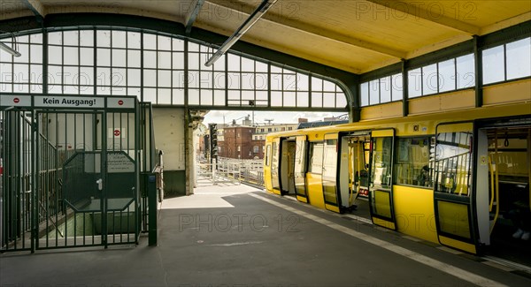 Above-ground underground station Gleisdreieck