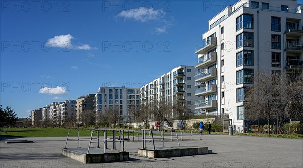 Park Gleisdreieck with new buildings and green spaces