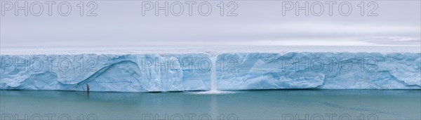 Brasvellbreen glacier