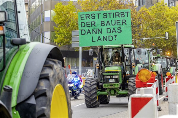 Farmers demonstrate against the agricultural policy of the federal government and the EU as well as against bad prices