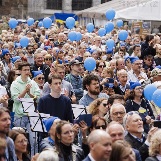 Pro-Europe audience at the award ceremony of the Charlemagne Prize in Aachen