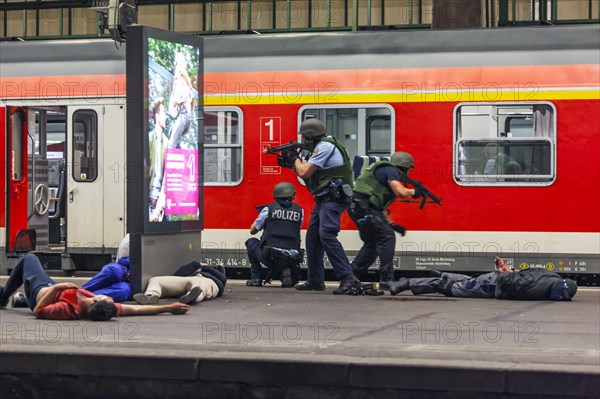 Anti-terror exercise at the main station
