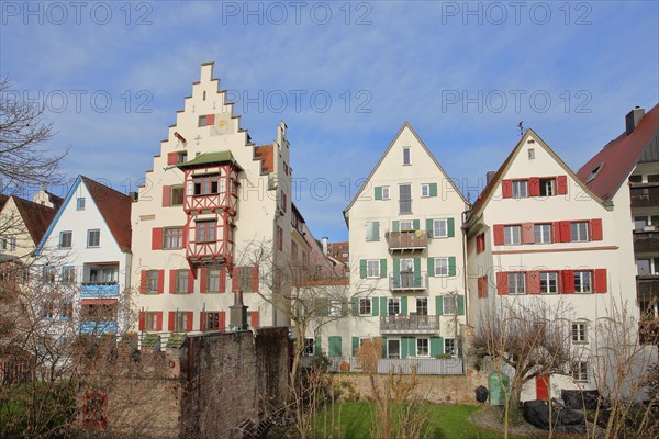 Historic houses with stepped gables and city wall