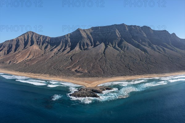 El Islote and Pico de la Zarza