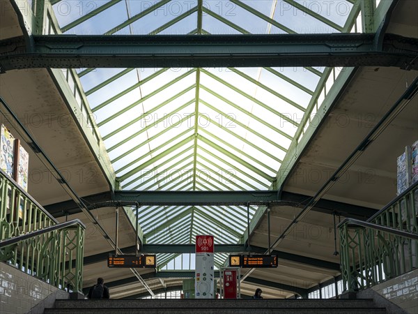 Above-ground underground station Gleisdreieck