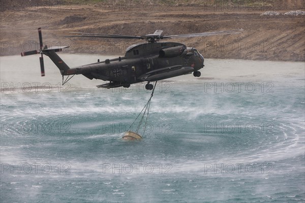 Bundeswehr helicopter with fire extinguishing tank 5000 litres