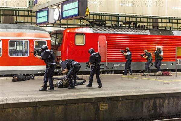 Anti-terror exercise at the main station