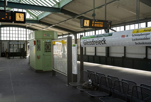 Above-ground underground station Gleisdreieck