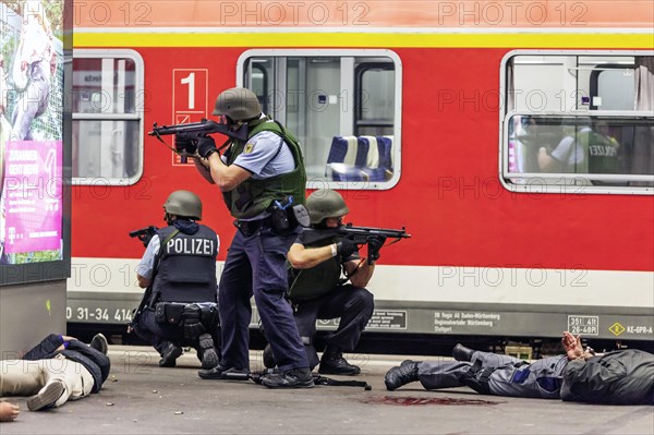 Anti-terror exercise at the main station