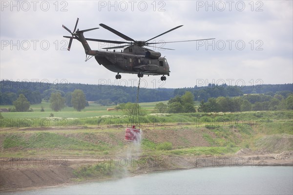 Bundeswehr helicopter with fire extinguishing tank 5000 litres