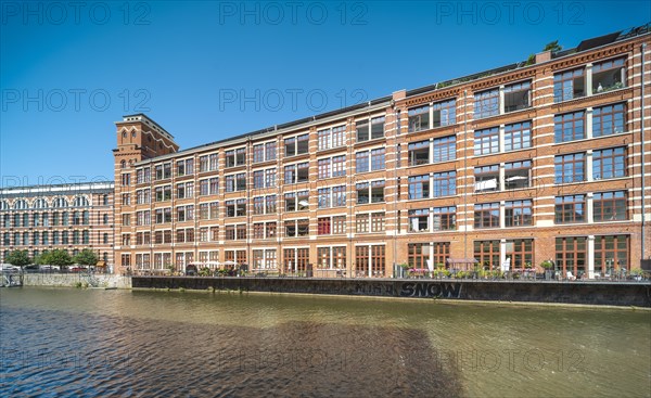 Elsterlofts on the river Weisse Elster