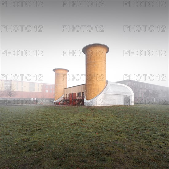 Soundproofed engine test stand