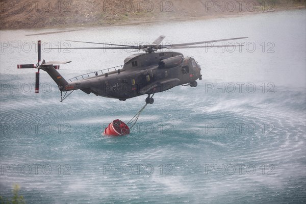 Bundeswehr helicopter with fire extinguishing tank 5000 litres